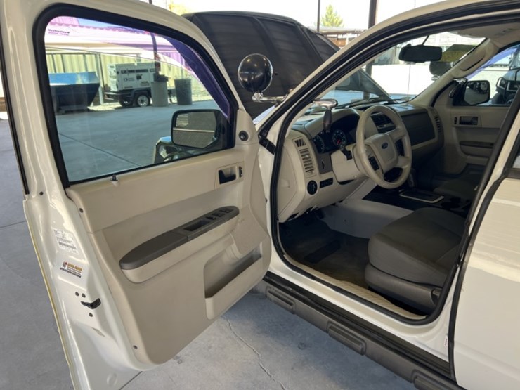 2012-ford-escape-xls-image-22