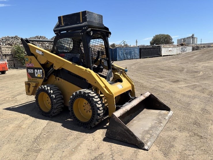 2018-caterpillar-262d-image-2
