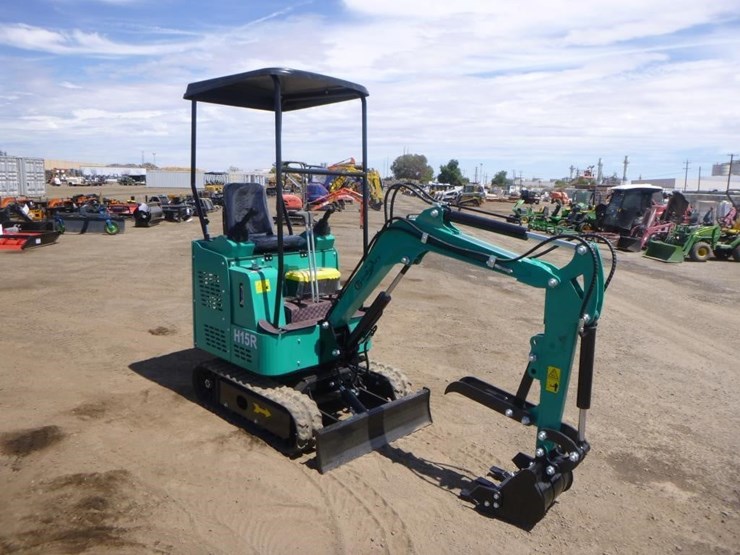 2025-cfg-h15r-hydraulic-excavator-image-2