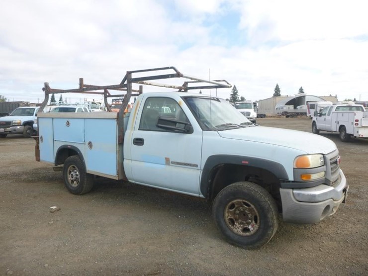 2004-gmc-2500-image-2