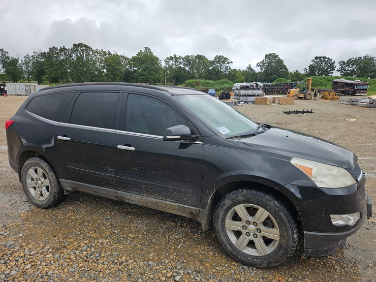 2011-chevrolet-traverse-image-12