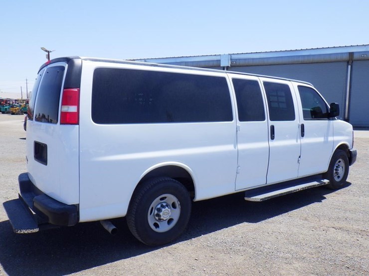 2013-chevrolet-express-3500-image-4