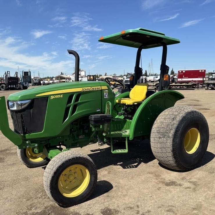 2016 JOHN DEERE 5055E