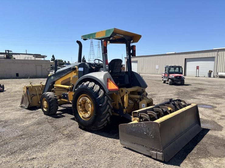 2014-deere-210k-image-4