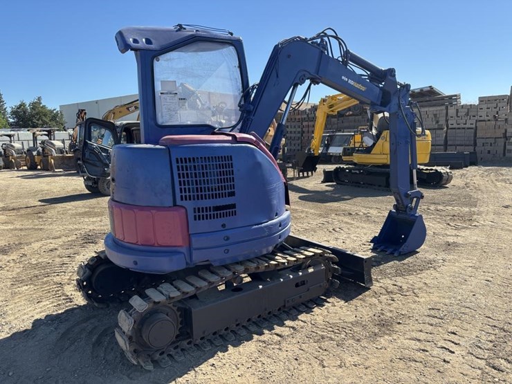 komatsu-pc28uu-image-3