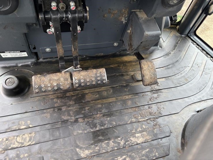 2019-deere-310l-ep-image-47