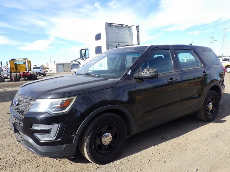 2017-ford-explorer-image-1