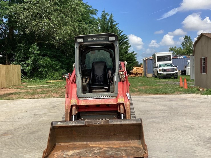2019-takeuchi-tl8-image-9