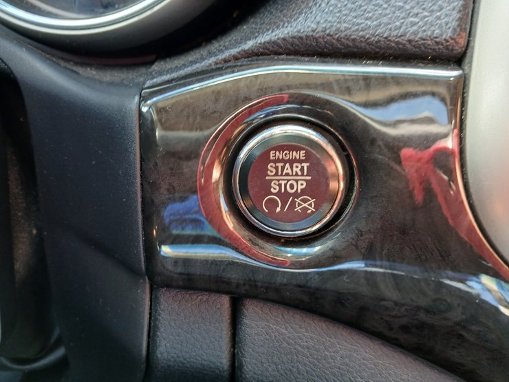 2011-jeep-grand-cherokee-image-38