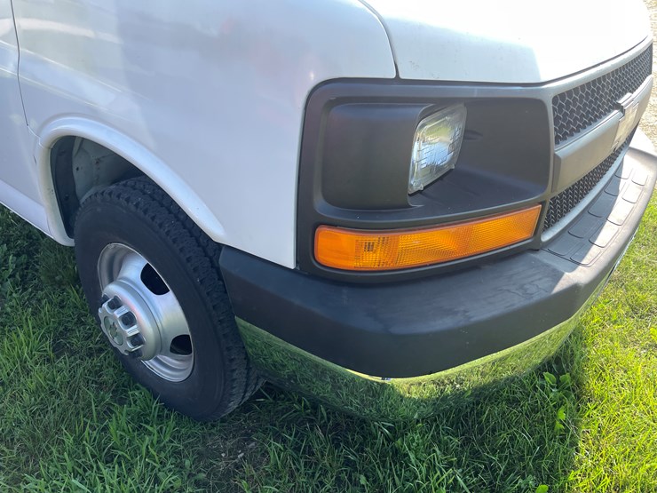 2005-chevrolet-3500-image-17