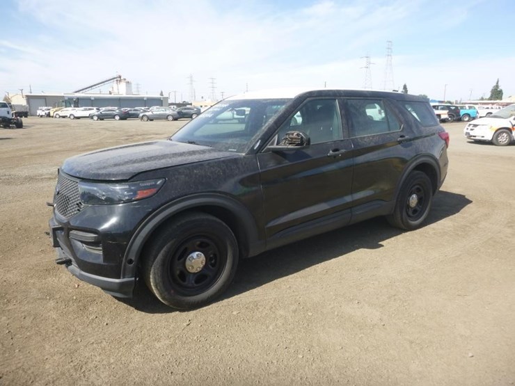2020-ford-explorer-image-2
