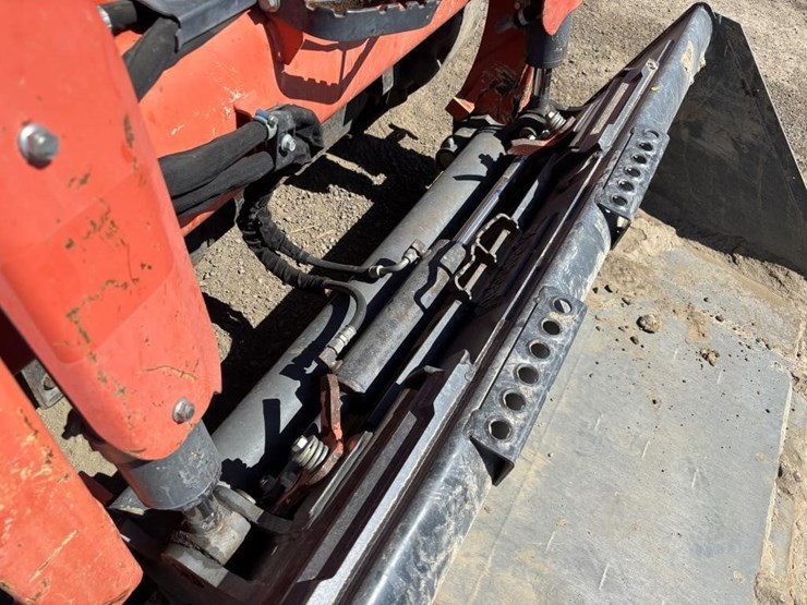 kubota-ssv65-image-11