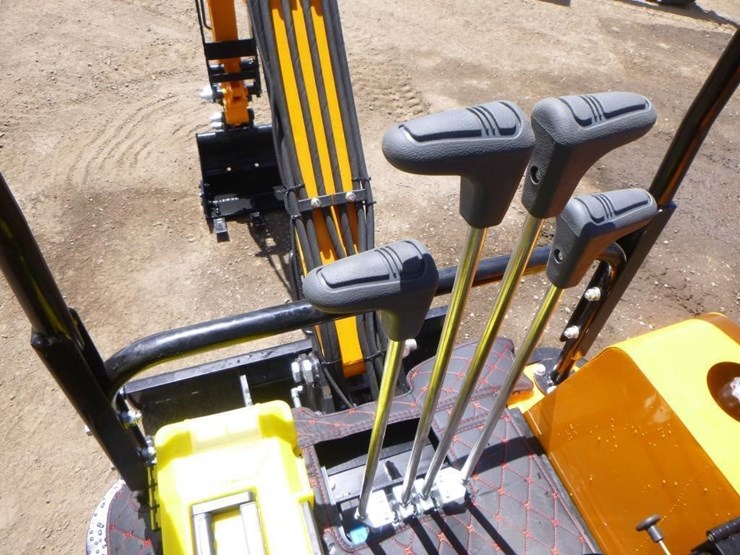 2025-vicsec-vc15-hydraulic-excavator-image-23