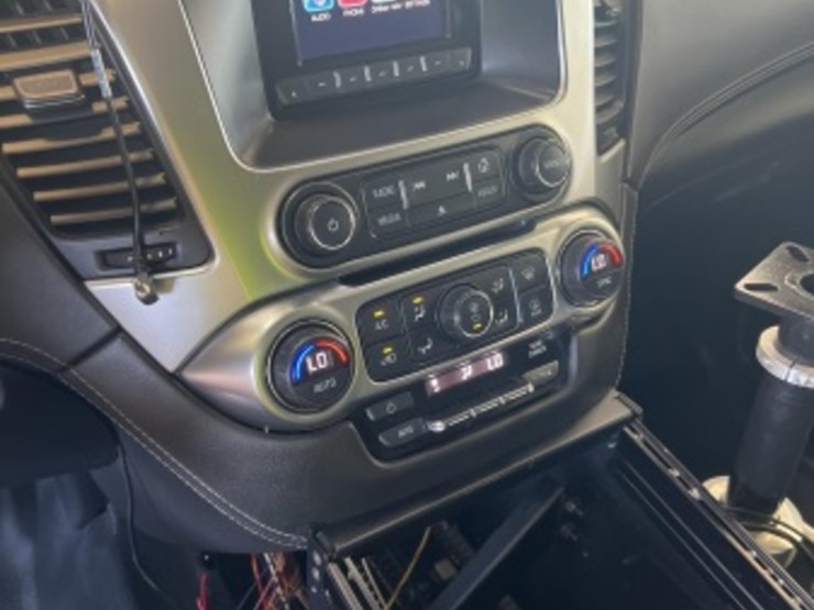 2017-chevrolet-tahoe-image-18
