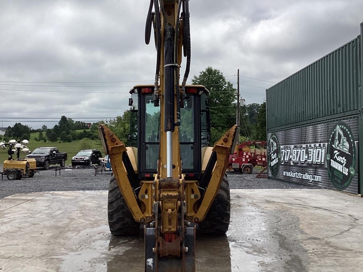 2019-caterpillar-440-image-3