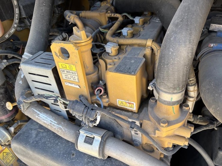 2018-caterpillar-262d-image-42