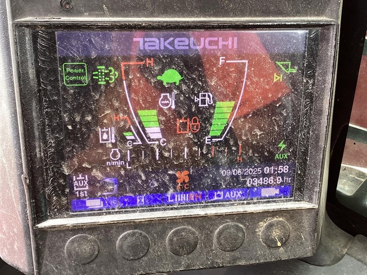 2018-takeuchi-tl10v2-image-18