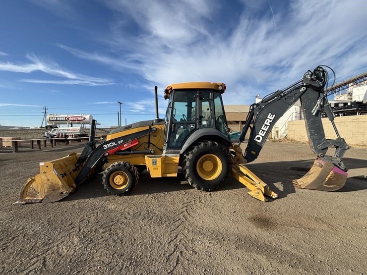 2020-deere-310l-ep-image-5