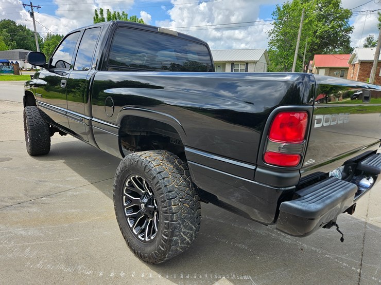 #18968-•-2002-dodge-ram-pickup-truck-image-17