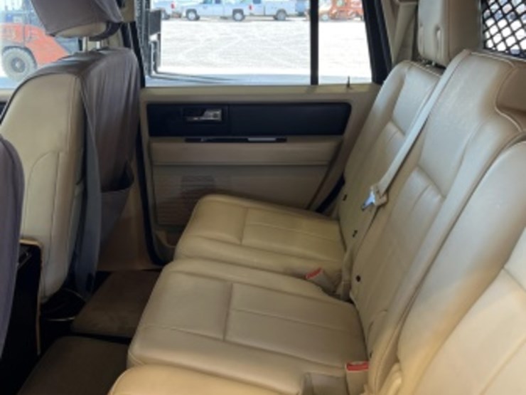 2016-ford-expedition-image-23