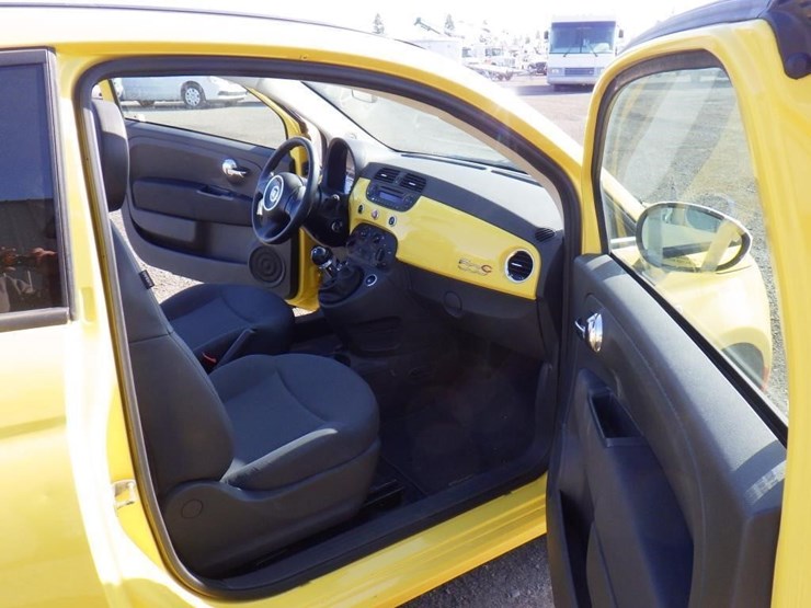 2012-fiat-500-image-8