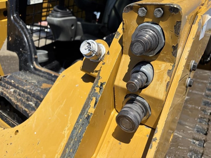 2016-caterpillar-259d-image-14