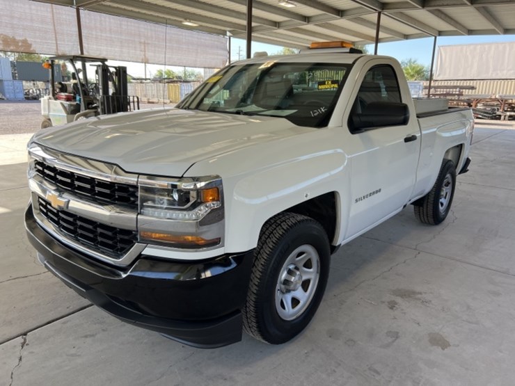 2017-chevrolet-silverado-1500-image-4