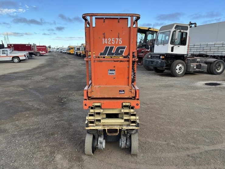 2015-jlg-1930es-image-5