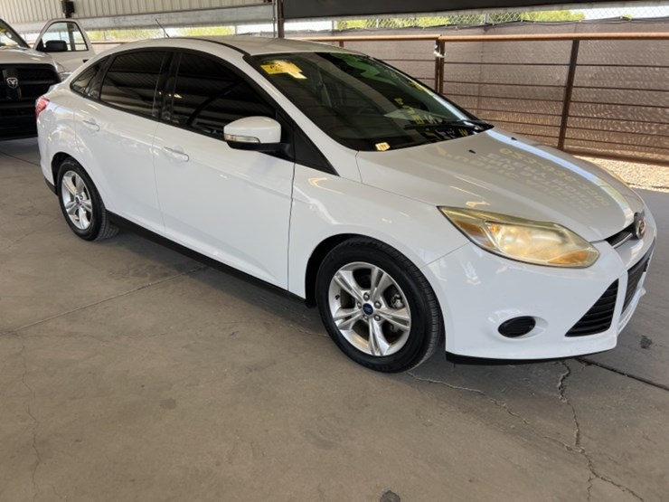 2014-ford-focus-se-sdn-image-2