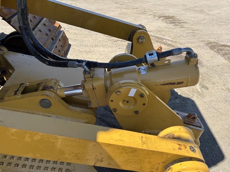 2006-caterpillar-d6n-image-19