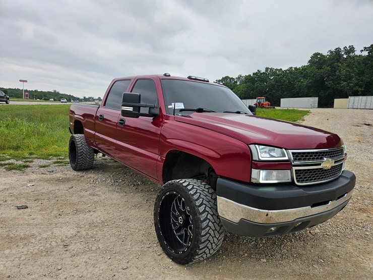 2005-chevrolet-silverado-image-25