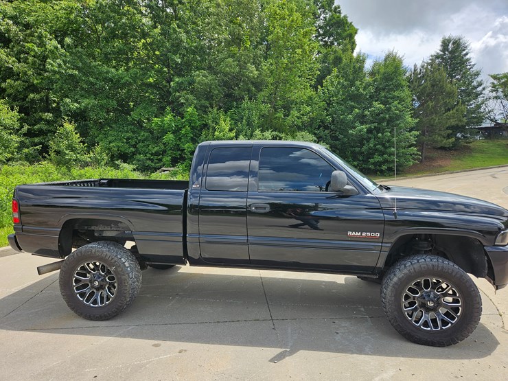 #18968-•-2002-dodge-ram-pickup-truck-image-37