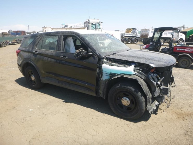 2021-ford-explorer-image-3
