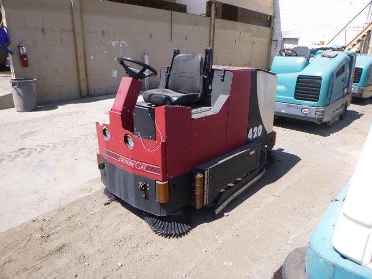 caterpillar-420-image-1