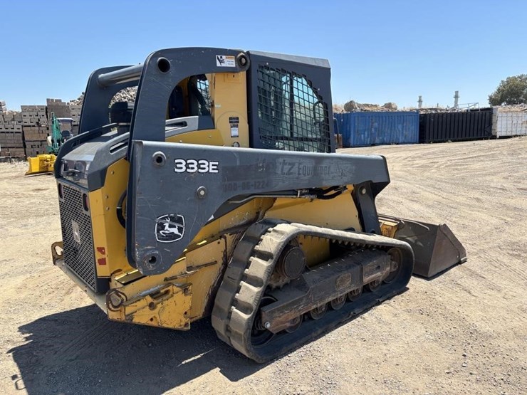 2015-deere-333e-image-3