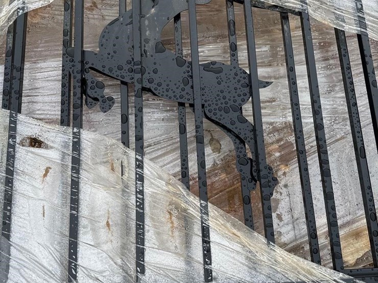 8ft-bi-parting-gates-with-deer-design-image-2
