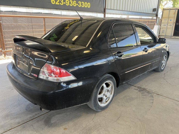 2004-mitsubishi-lancer-sdn-image-7
