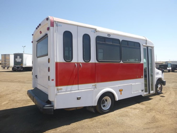 2014-ford-e450-image-3