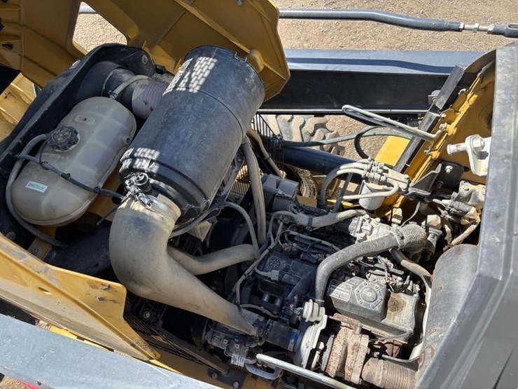 2020-deere-310l-ep-image-51