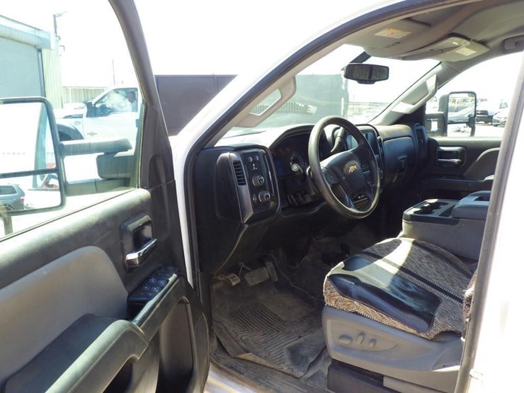 2019-chevrolet-2500hd-image-5