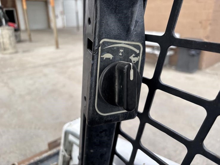 2017-bobcat-s450-image-25