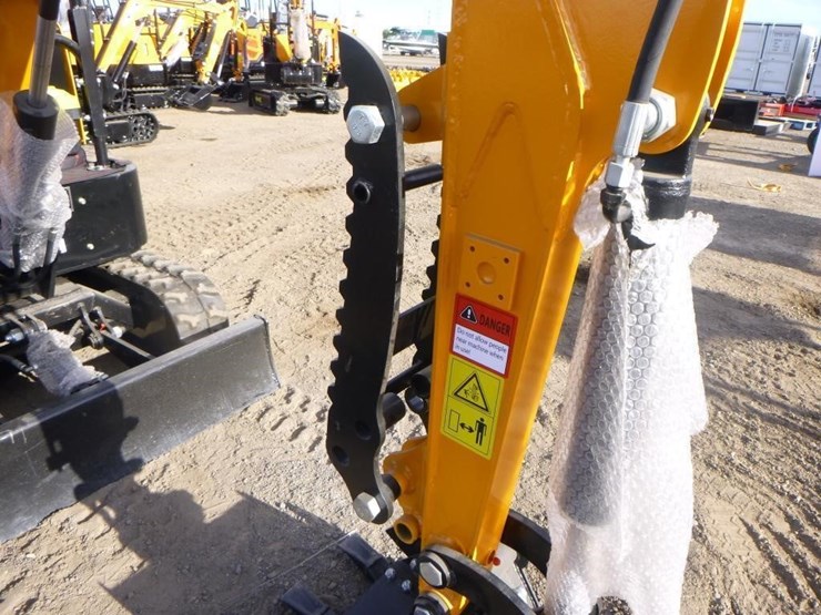 2025-vicsec-vc15-hydraulic-excavator-image-12