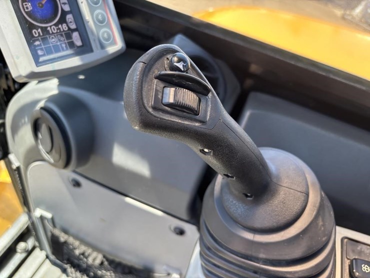 2019-caterpillar-305e2-hydraulic-excavator-image-30