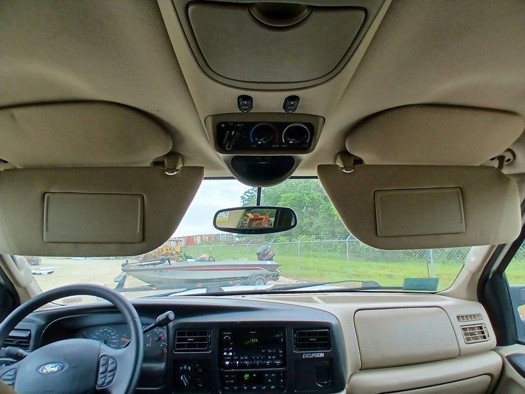 2005-ford-excursion-image-41