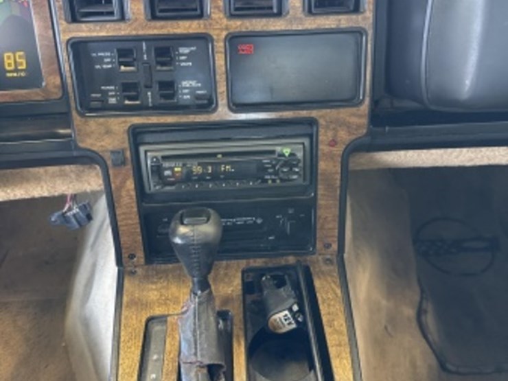 1985-chevrolet-corvette-coupe-image-20