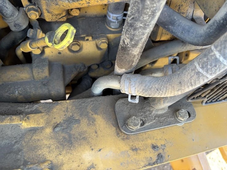 2020-deere-410l-image-59
