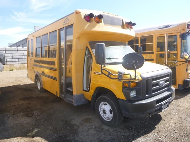 2009-ford-e450-image-2