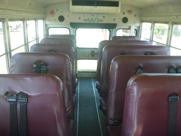 2005-ford-e450-image-10