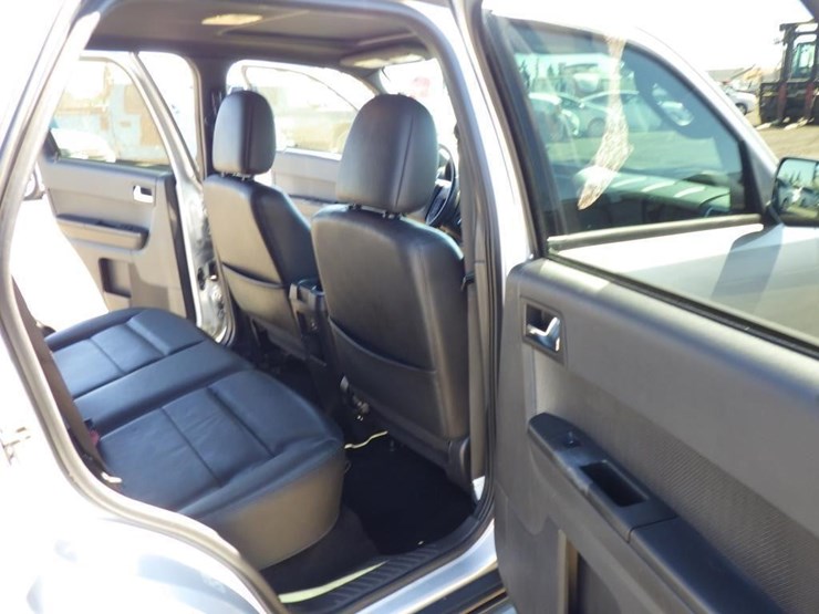 2012-ford-escape-image-8