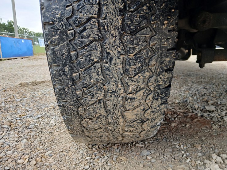 2005-ford-excursion-image-51